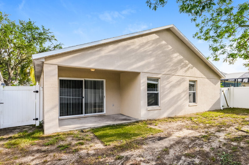 2,245/Mo, 1207 Whitewood Way Clermont, FL 34714 Rear View