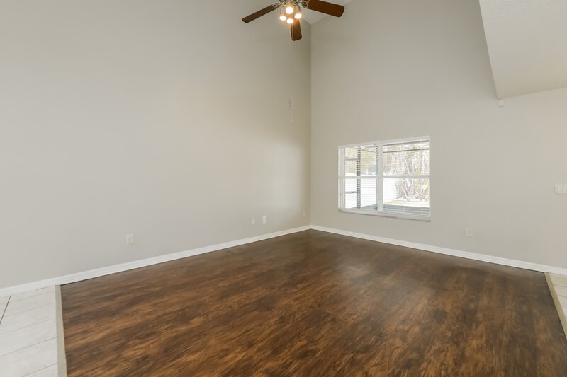 2,450/Mo, 1738 Sherbourne Street Winter Garden, FL 34787 Living Room View 2