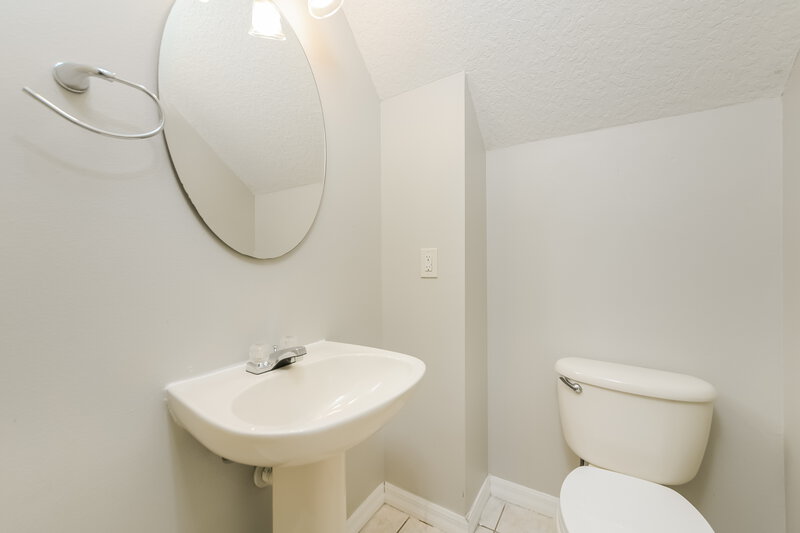 2,450/Mo, 1738 Sherbourne Street Winter Garden, FL 34787 Bathroom View