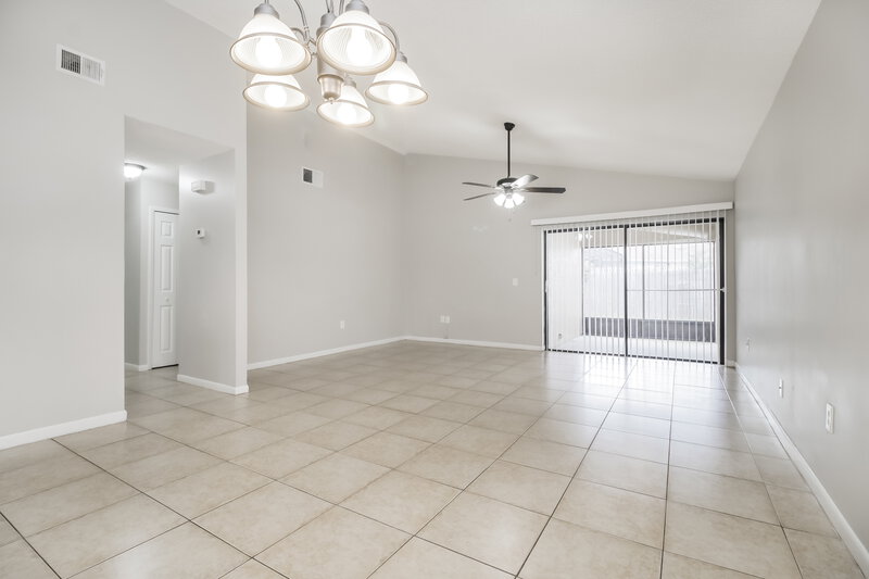 2,405/Mo, 4262 Sandhurst Dr Orlando, FL 32817 Dining Room View 2