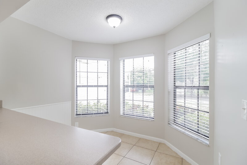 2,405/Mo, 4262 Sandhurst Dr Orlando, FL 32817 Breakfast Nook View