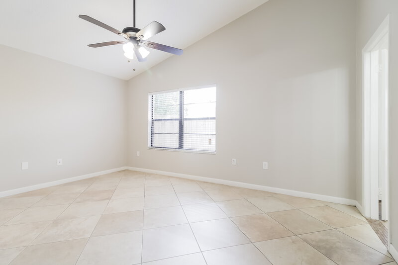 2,405/Mo, 4262 Sandhurst Dr Orlando, FL 32817 Main Bedroom View