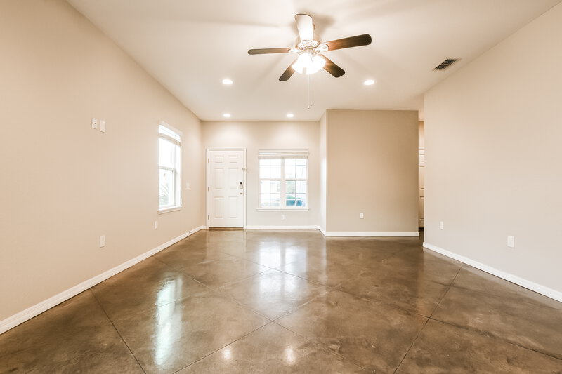 1,970/Mo, 3185 Whispering Trails Ave Winter Haven, FL 33884 Living Room View