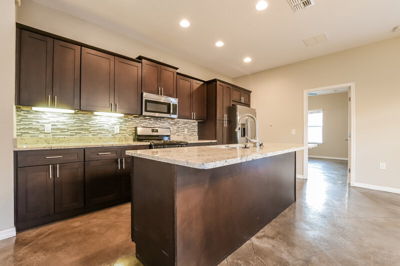 1,970/Mo, 3185 Whispering Trails Ave Winter Haven, FL 33884 Kitchen View