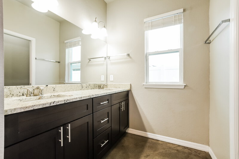 1,970/Mo, 3185 Whispering Trails Ave Winter Haven, FL 33884 Main Bathroom View