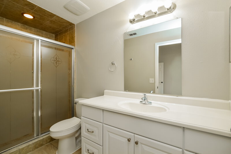 1,960/Mo, 3316 Kelsey Ln Saint Cloud, FL 34772 Main Bathroom View