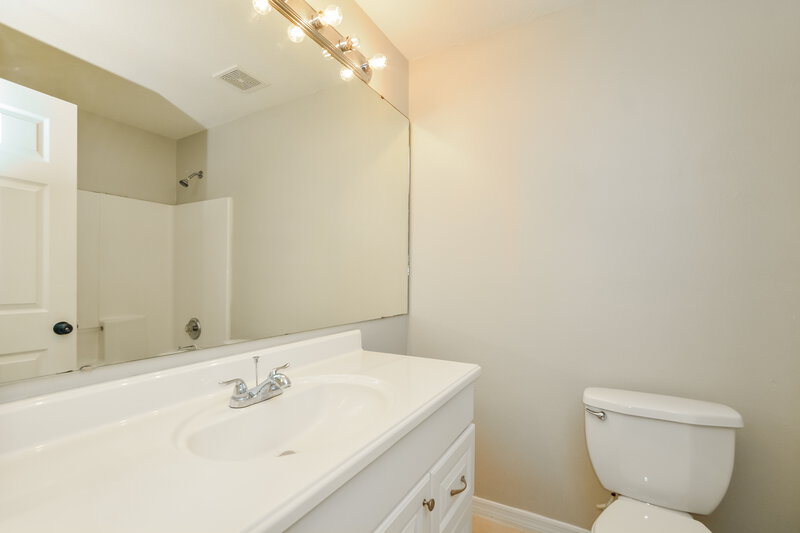 1,960/Mo, 3316 Kelsey Ln Saint Cloud, FL 34772 Bathroom View