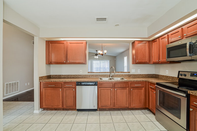 2,405/Mo, 105 Rock Springs Ct Kissimmee, FL 34743 Kitchen View 2