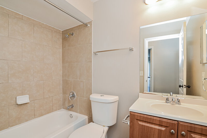 2,405/Mo, 105 Rock Springs Ct Kissimmee, FL 34743 Bathroom View