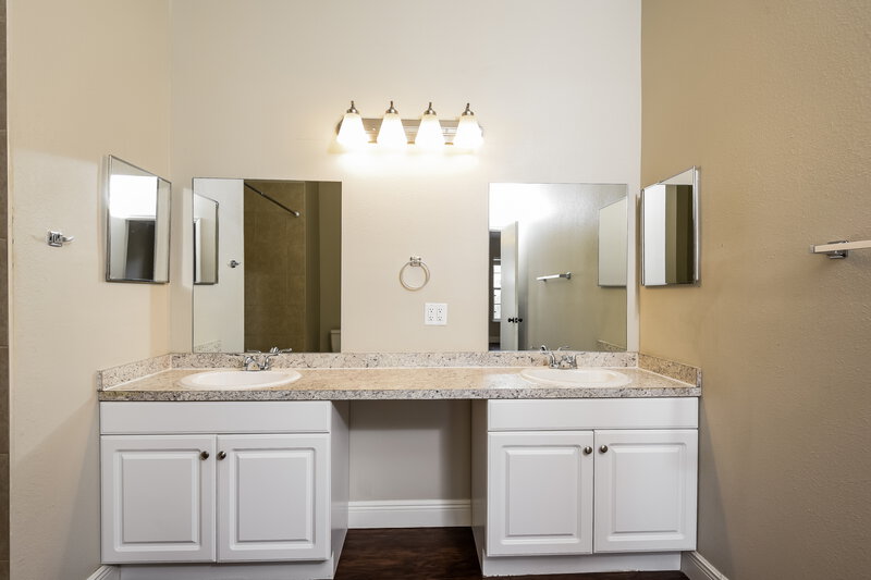 3,890/Mo, 1405 Timberbend Circle Orlando, FL 32824 Main Bathroom View 2
