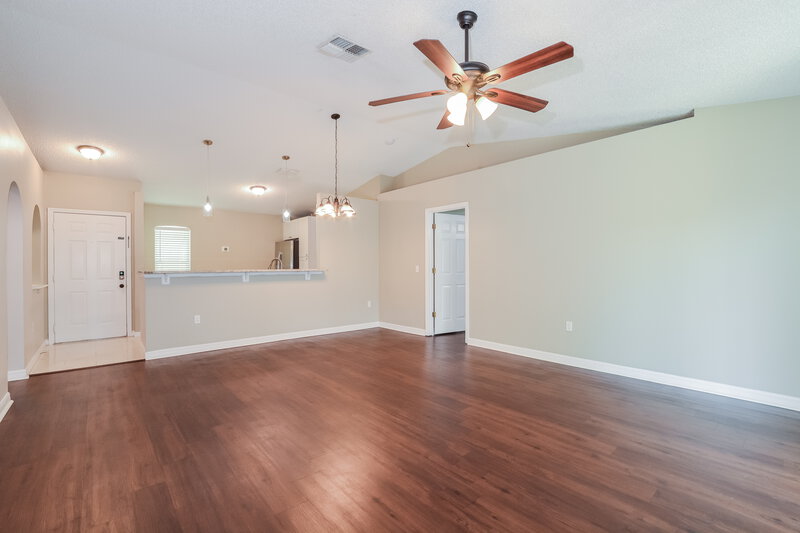 2,050/Mo, 4124 Stonefield Dr Orlando, FL 32826 Living Room View
