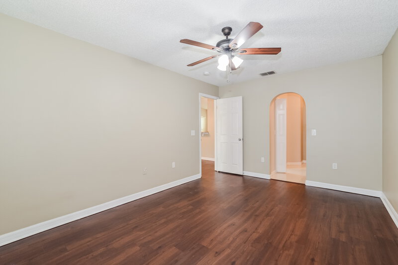 2,050/Mo, 4124 Stonefield Dr Orlando, FL 32826 Main Bedroom View 2