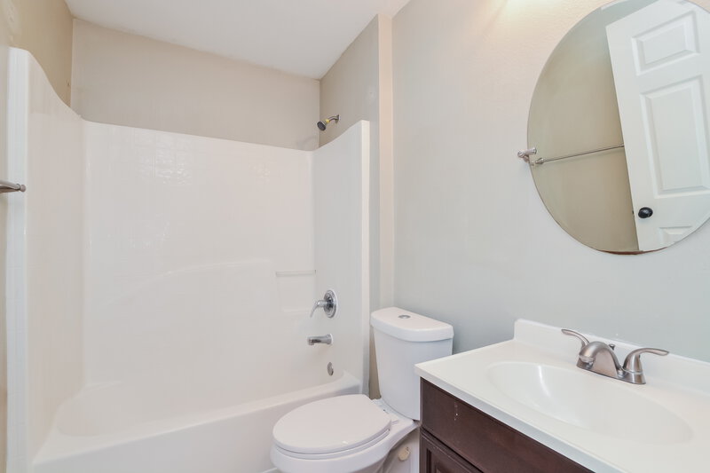 2,050/Mo, 4124 Stonefield Dr Orlando, FL 32826 Bathroom View