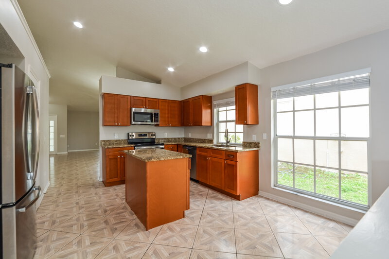 2,670/Mo, 1933 WESTPOINTE CIR Orlando, FL 32835 Kitchen View