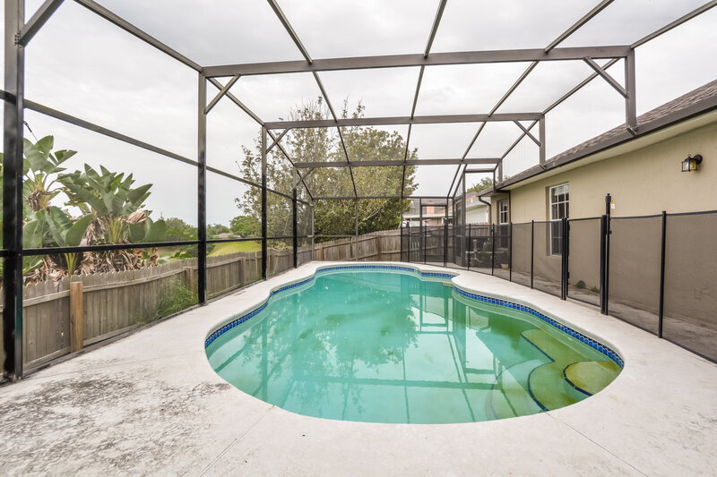 2,670/Mo, 1933 WESTPOINTE CIR Orlando, FL 32835 Rear View