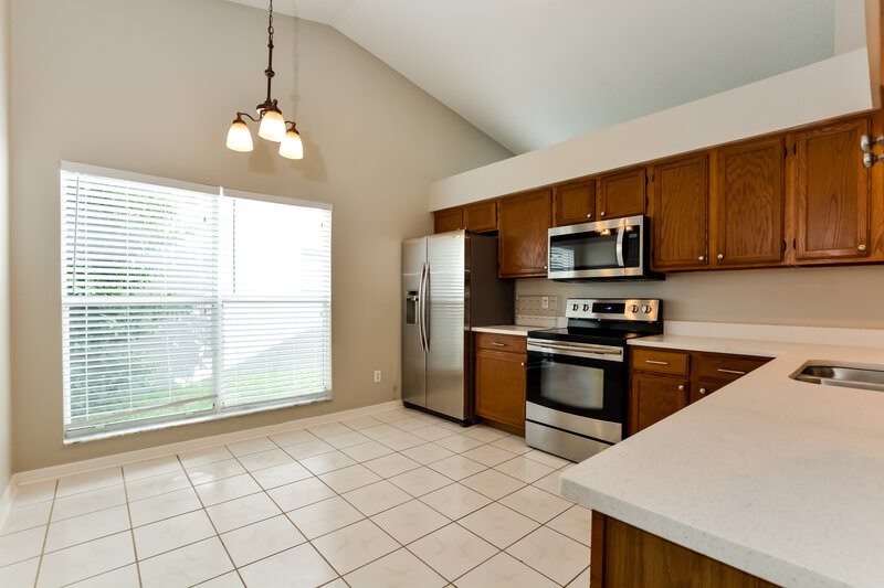 3,170/Mo, 622 Queensbridge Drive Lake Mary, FL 32746 Kitchen View 2