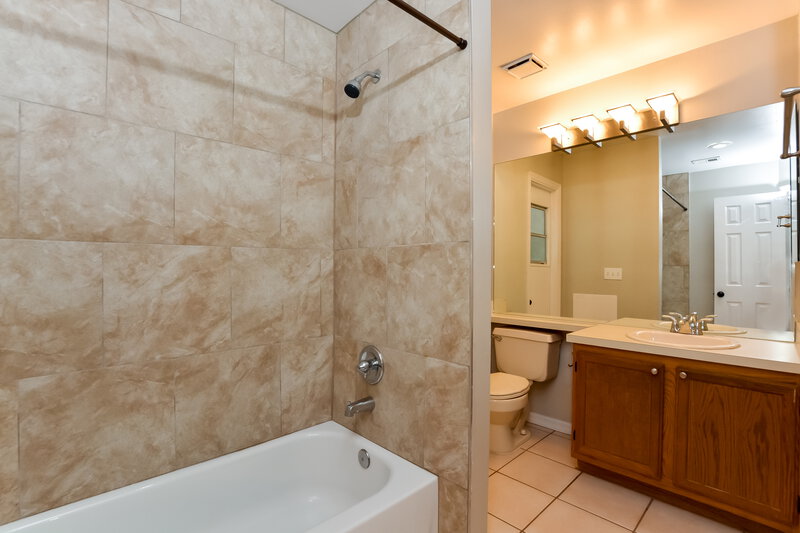 3,170/Mo, 622 Queensbridge Drive Lake Mary, FL 32746 Bathroom View