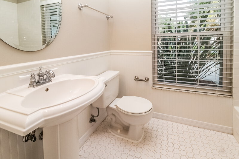 3,090/Mo, 1215 Creek Woods Circle Saint Cloud, FL 34772 Bathroom View