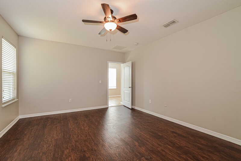 2,220/Mo, 220 Daigledog St Saint Cloud, FL 34772 Main Bedroom View