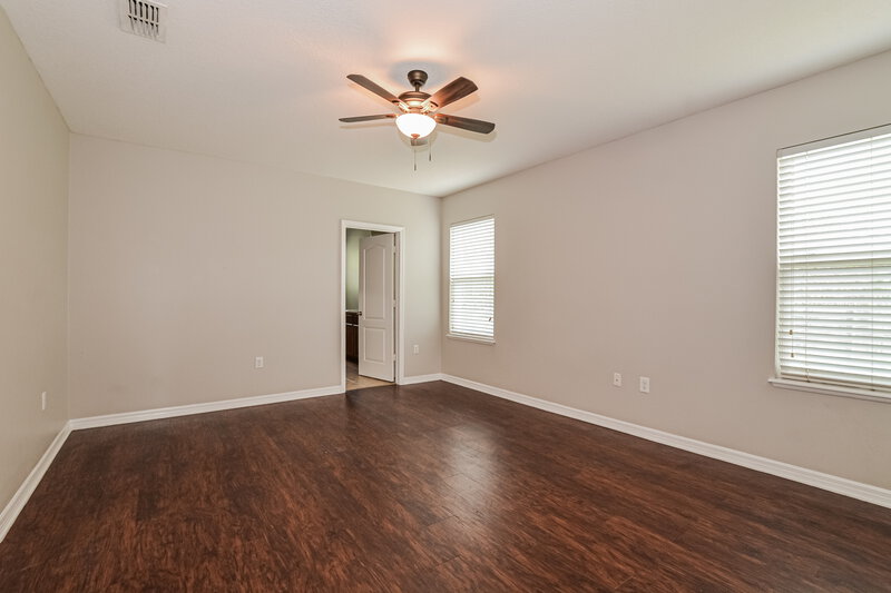 2,220/Mo, 220 Daigledog St Saint Cloud, FL 34772 Main Bedroom View 2