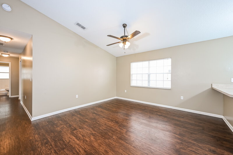 2,150/Mo, 178 Dovetail Ct Apopka, FL 32703 Living Room View