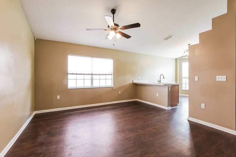 2,150/Mo, 178 Dovetail Ct Apopka, FL 32703 Living Room View