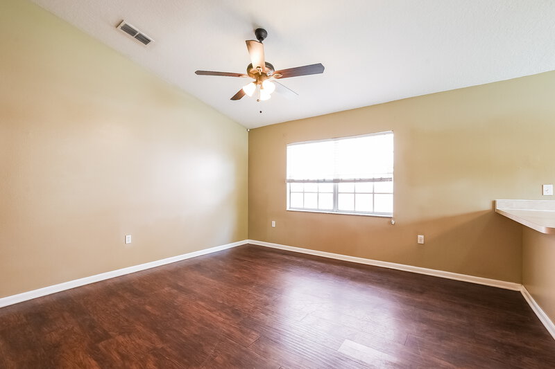 2,150/Mo, 178 Dovetail Ct Apopka, FL 32703 Living Room View 3