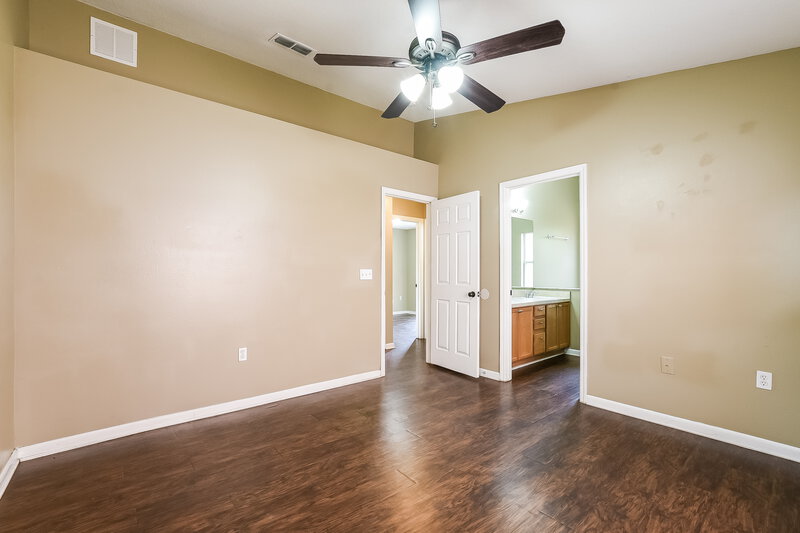 2,150/Mo, 178 Dovetail Ct Apopka, FL 32703 Main Bedroom View 2