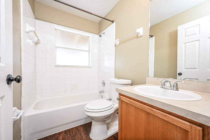 2,150/Mo, 178 Dovetail Ct Apopka, FL 32703 Bathroom View