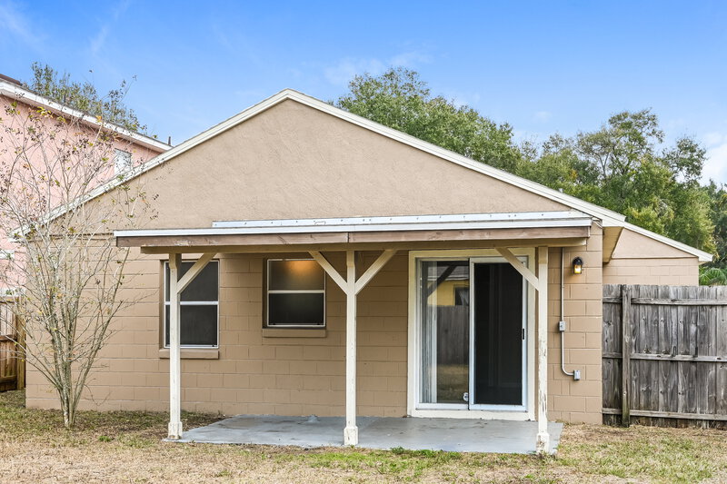 2,150/Mo, 178 Dovetail Ct Apopka, FL 32703 Rear View