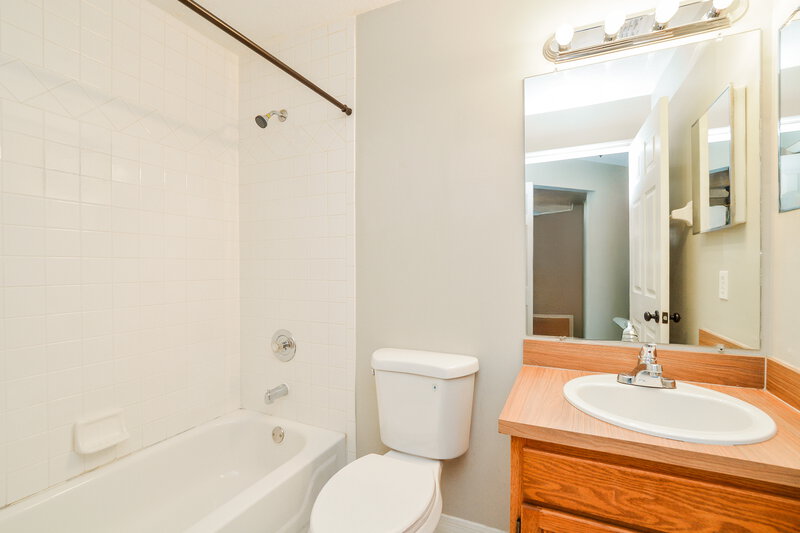 2,080/Mo, 4803 Jeanette Ct Saint Cloud, FL 34771 Bathroom View