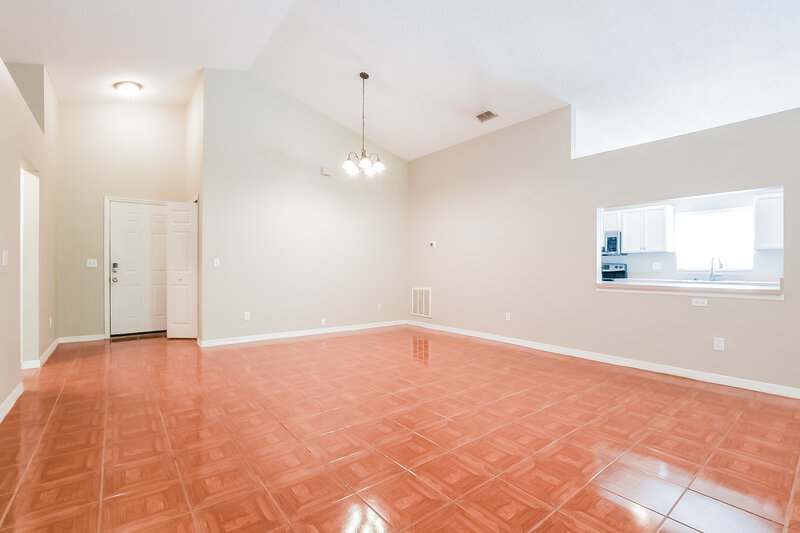 2,185/Mo, 325 Bay St Apopka, FL 32712 Living Room View 2