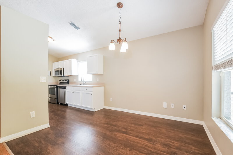2,185/Mo, 325 Bay St Apopka, FL 32712 Dining Room View 2