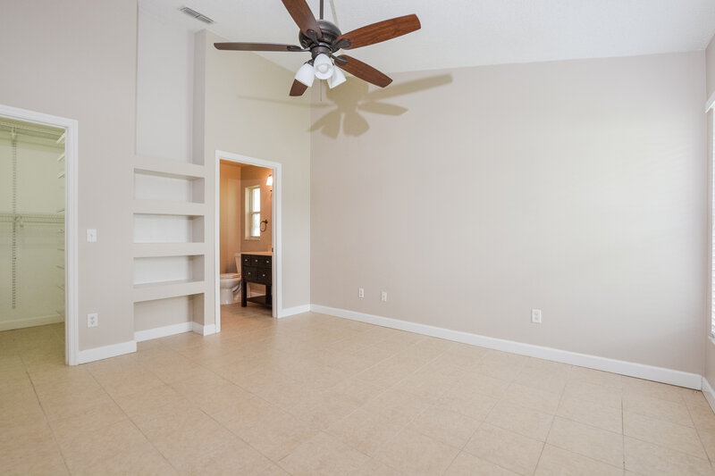 2,465/Mo, 1306 Silverthorn Dr Orlando, FL 32825 Main Bedroom View