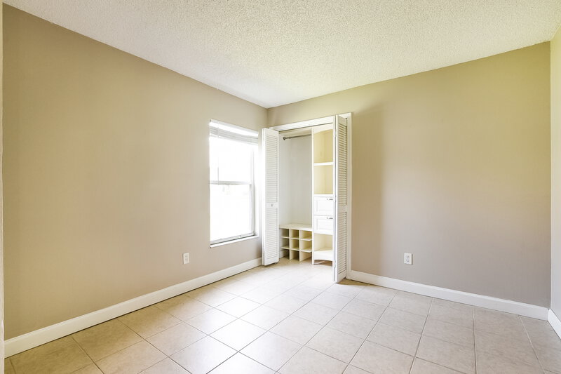 2,140/Mo, 1306 Silverthorn Dr Orlando, FL 32825 Bedroom View 3