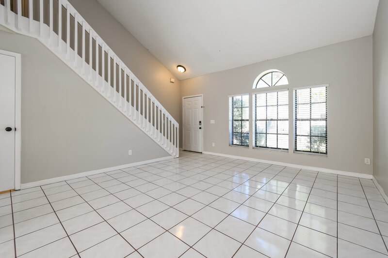2,420/Mo, 7663 Sapphire Ln Orlando, FL 32822 Living Room View 2