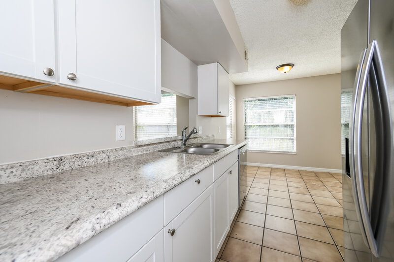 2,420/Mo, 7663 Sapphire Ln Orlando, FL 32822 Kitchen View