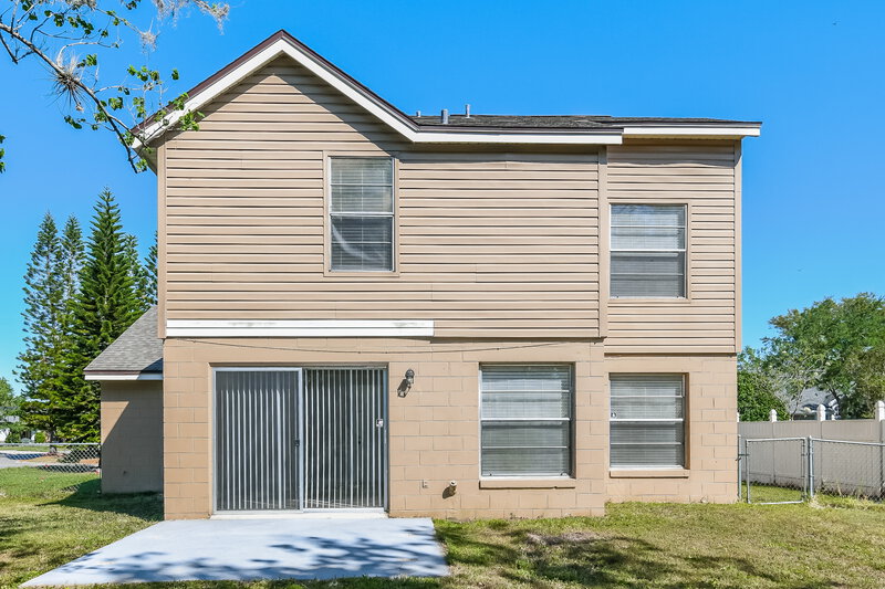 2,420/Mo, 7663 Sapphire Ln Orlando, FL 32822 Rear View