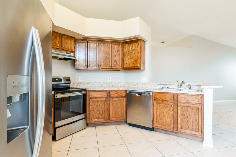 1,920/Mo, 2206 Wyndam Way Kissimmee, FL 34743 Kitchen View 2