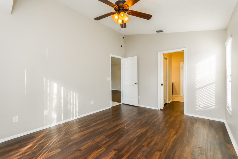 1,920/Mo, 2206 Wyndam Way Kissimmee, FL 34743 Main Bedroom View 2