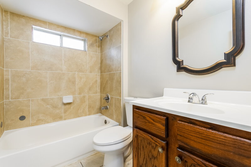 1,920/Mo, 2206 Wyndam Way Kissimmee, FL 34743 Bathroom View