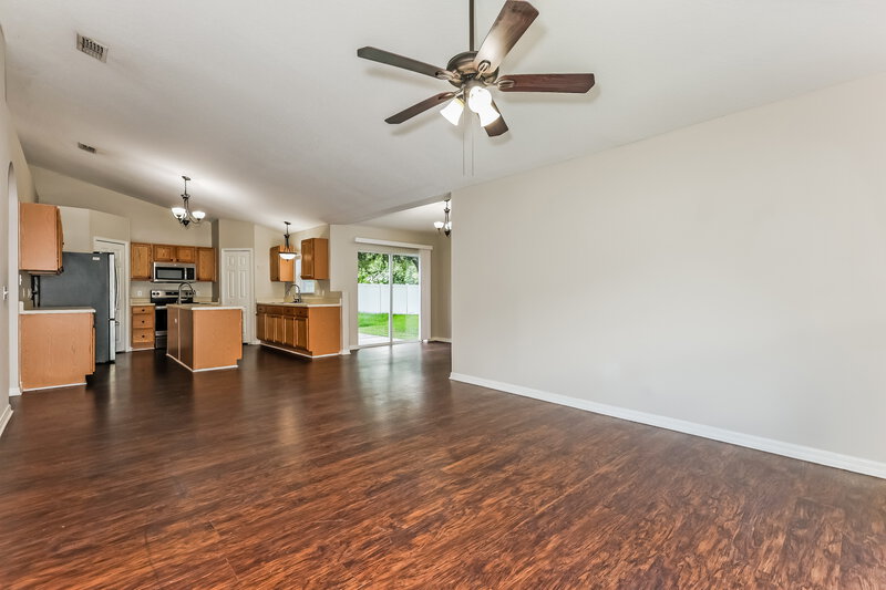 2,090/Mo, 436 Fish Hawk Dr Winter Haven, FL 33884 Living Room View 2