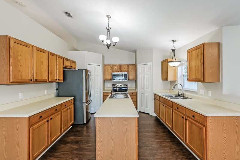 2,090/Mo, 436 Fish Hawk Dr Winter Haven, FL 33884 Kitchen View