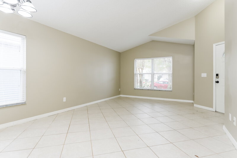 2,350/Mo, 1824 Palmetto Pine Ln Orlando, FL 32826 Living Room View 2