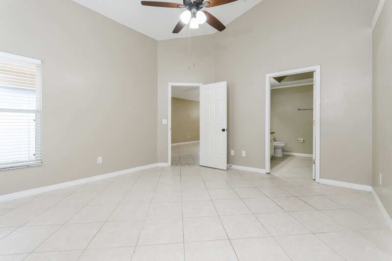 2,350/Mo, 1824 Palmetto Pine Ln Orlando, FL 32826 Main Bedroom View 2