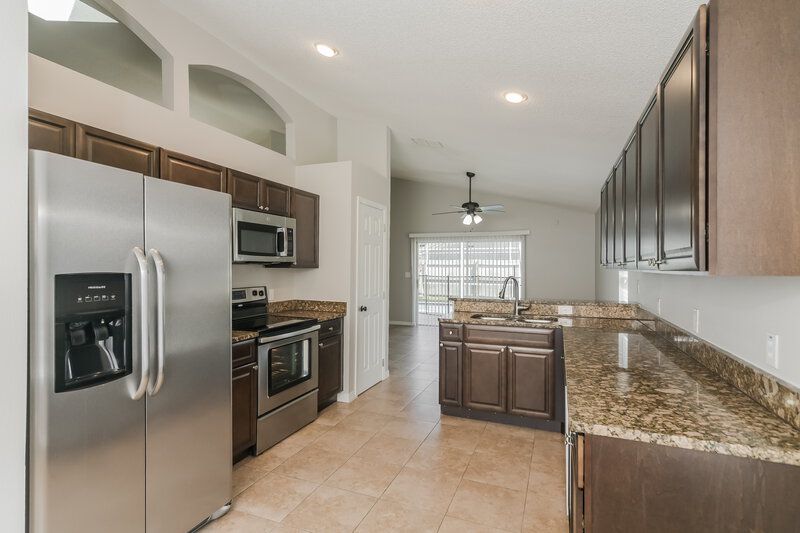 2,395/Mo, 4307 Bayside Dr Kissimmee, FL 34746 Kitchen View 2