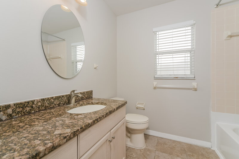 2,395/Mo, 4307 Bayside Dr Kissimmee, FL 34746 Bathroom View