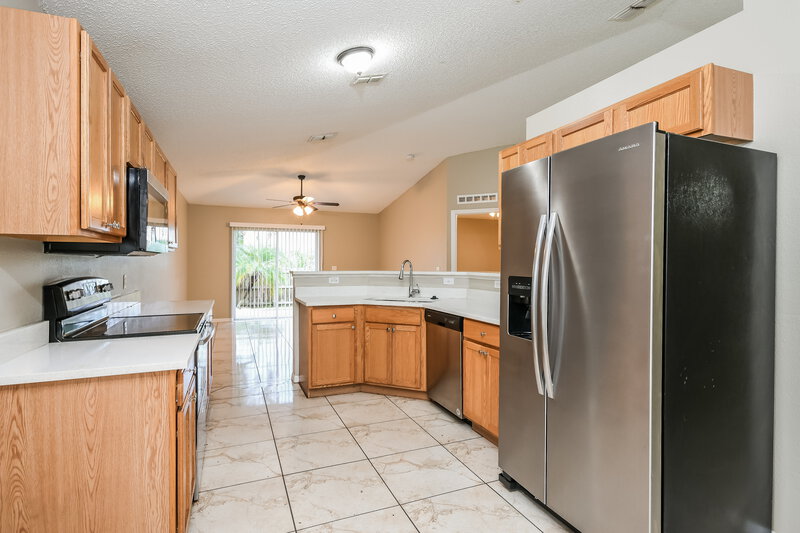 1,815/Mo, 1101 Ronlin St Haines City, FL 33844 Kitchen View 2