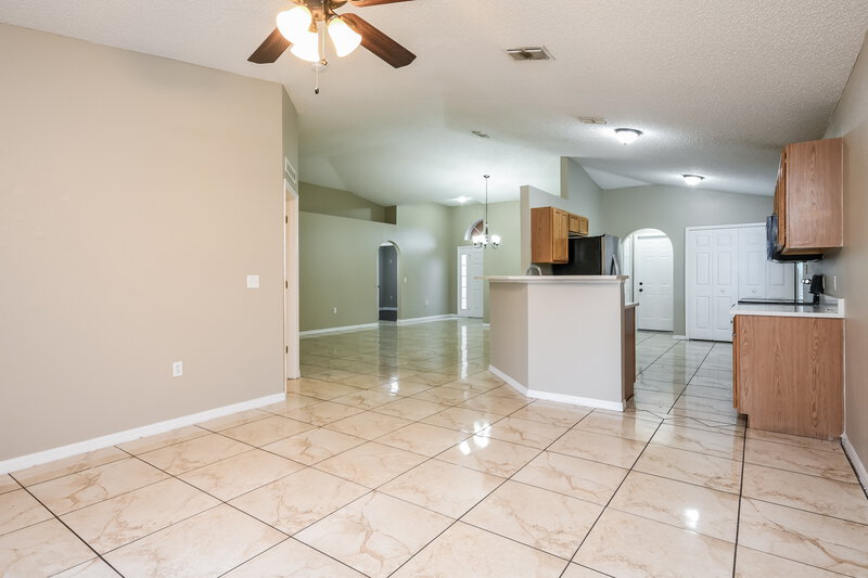 1,815/Mo, 1101 Ronlin St Haines City, FL 33844 Family Room View