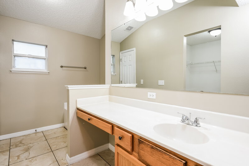 1,815/Mo, 1101 Ronlin St Haines City, FL 33844 Main Bathroom View